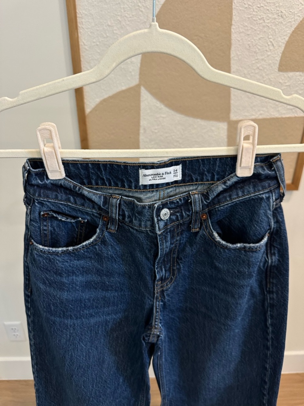 Dark Wash Wide-Leg Cuffed Jeans - Picture 3 of 3